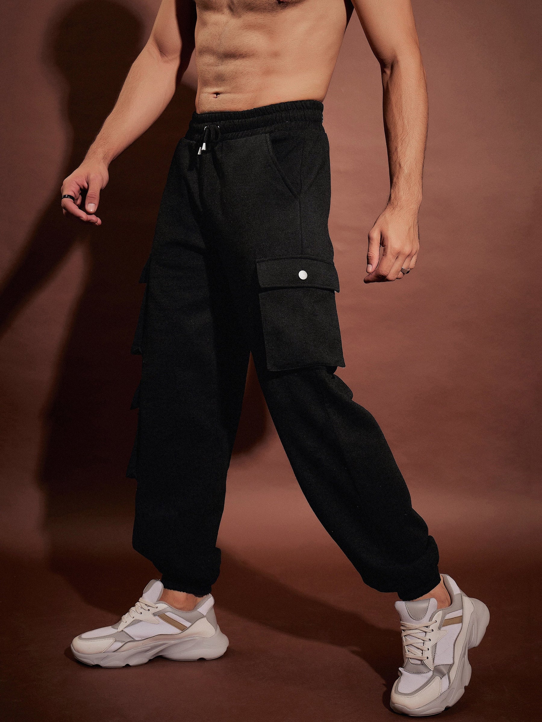 Men Black Utility Pockets Oversized Joggers