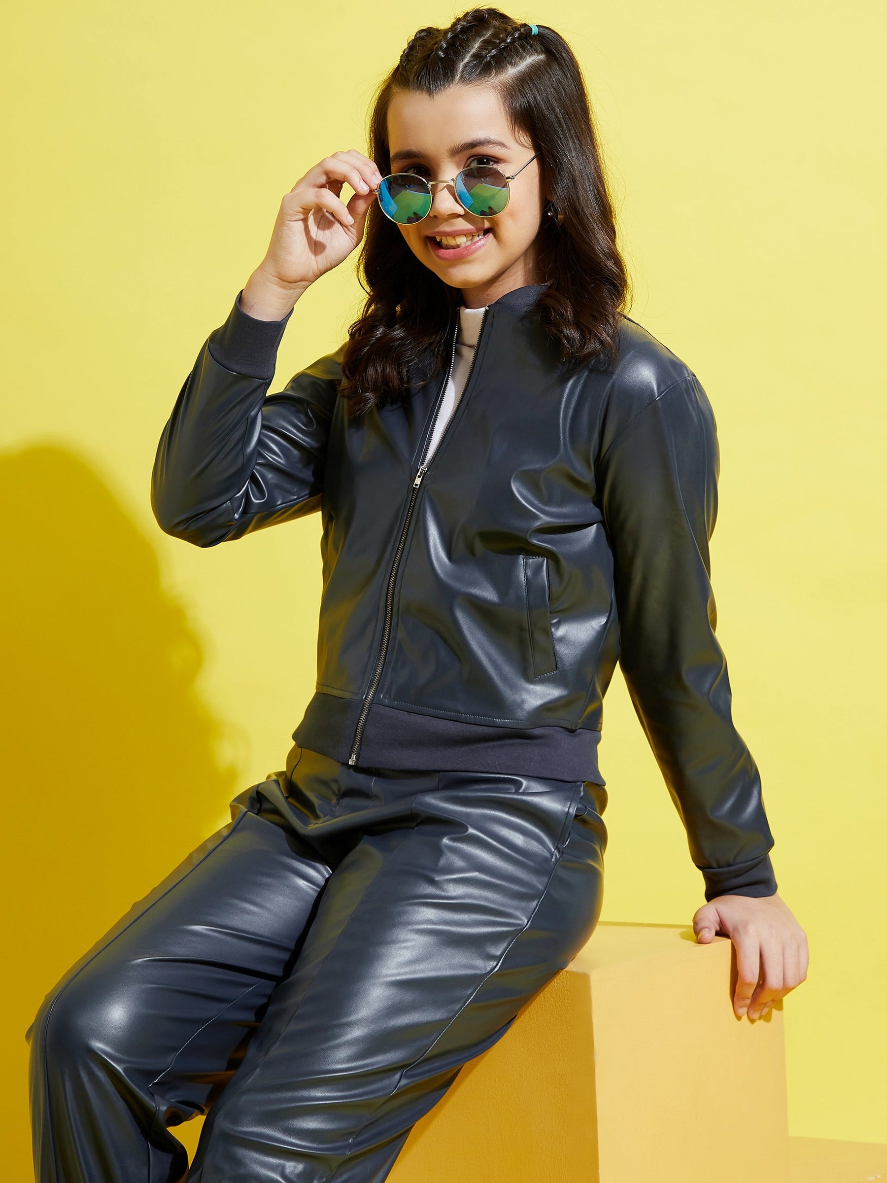 Buy H&M Girls Pink Solid Fleece Jacket - Jackets for Girls 10384785 | Myntra