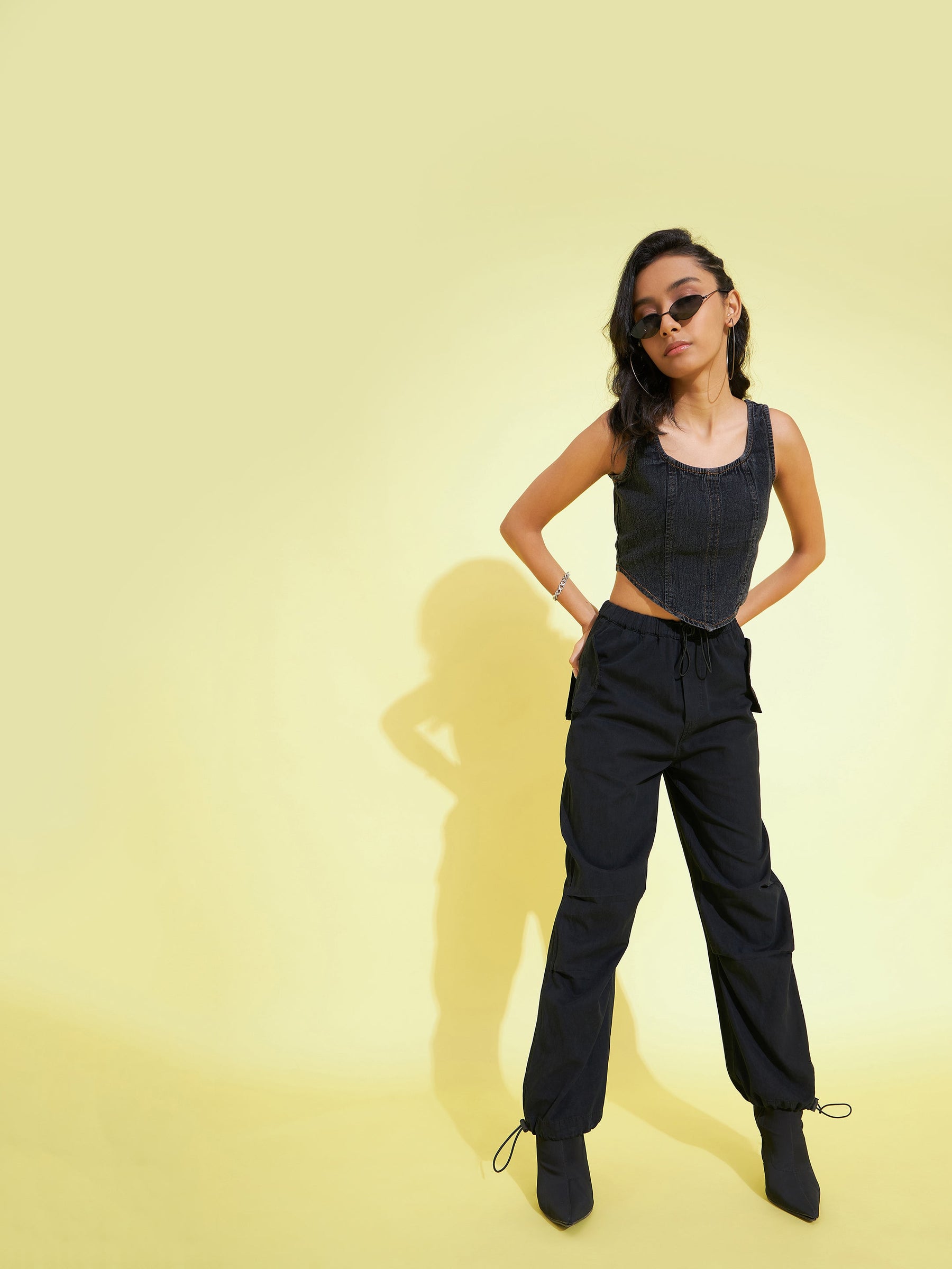 SHEIN Teen Girls Flap Pocket Side Cargo Jeans | Black jeans kids, Girls  black jeans, Cute outfits with jeans