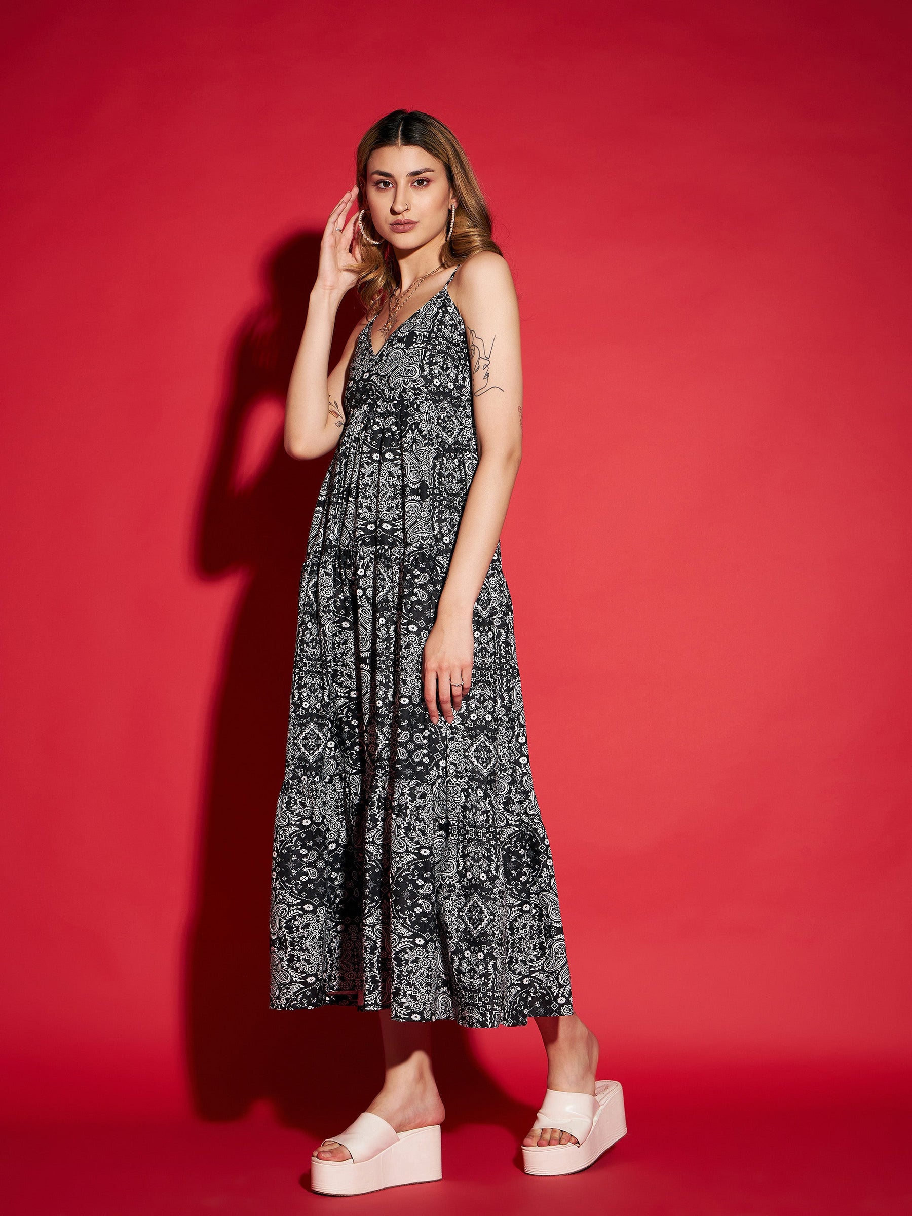 Black Floral Strappy Tiered Maxi Dress-SASSAFRAS