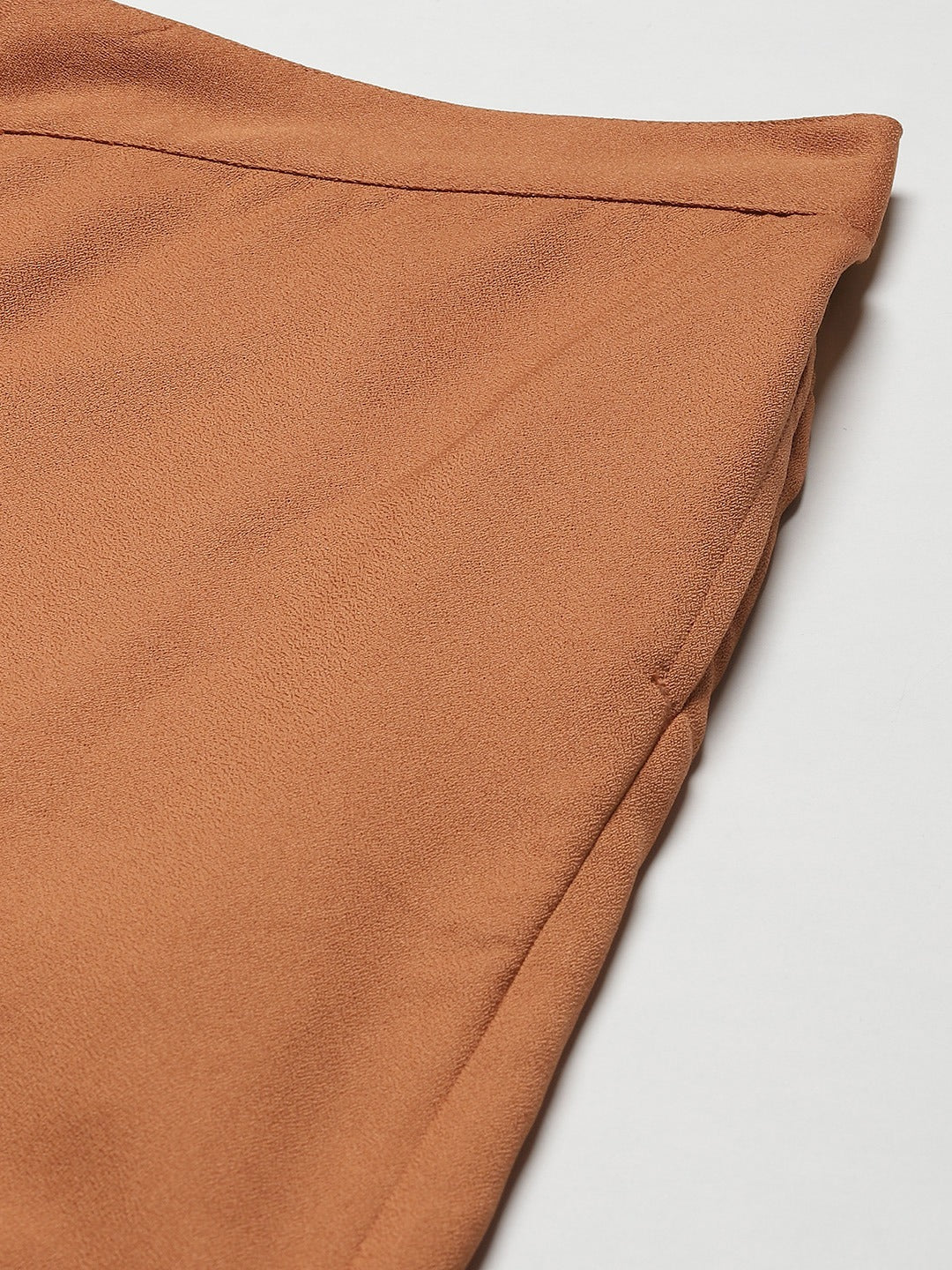 Textured Casual Khakis In Rust B91 Regue