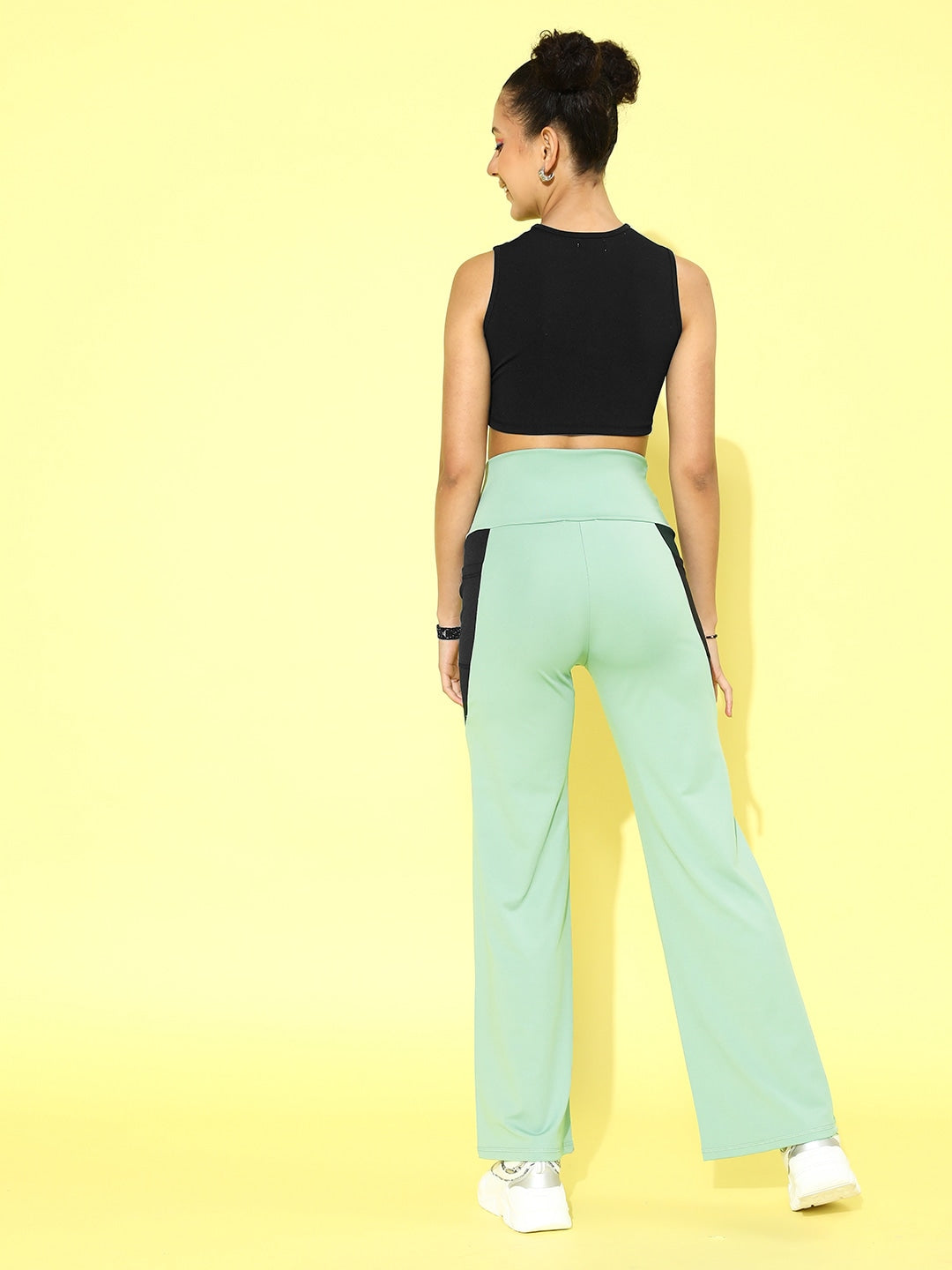 Women Olive & Black Colorblock Crop Top With Yoga Pants