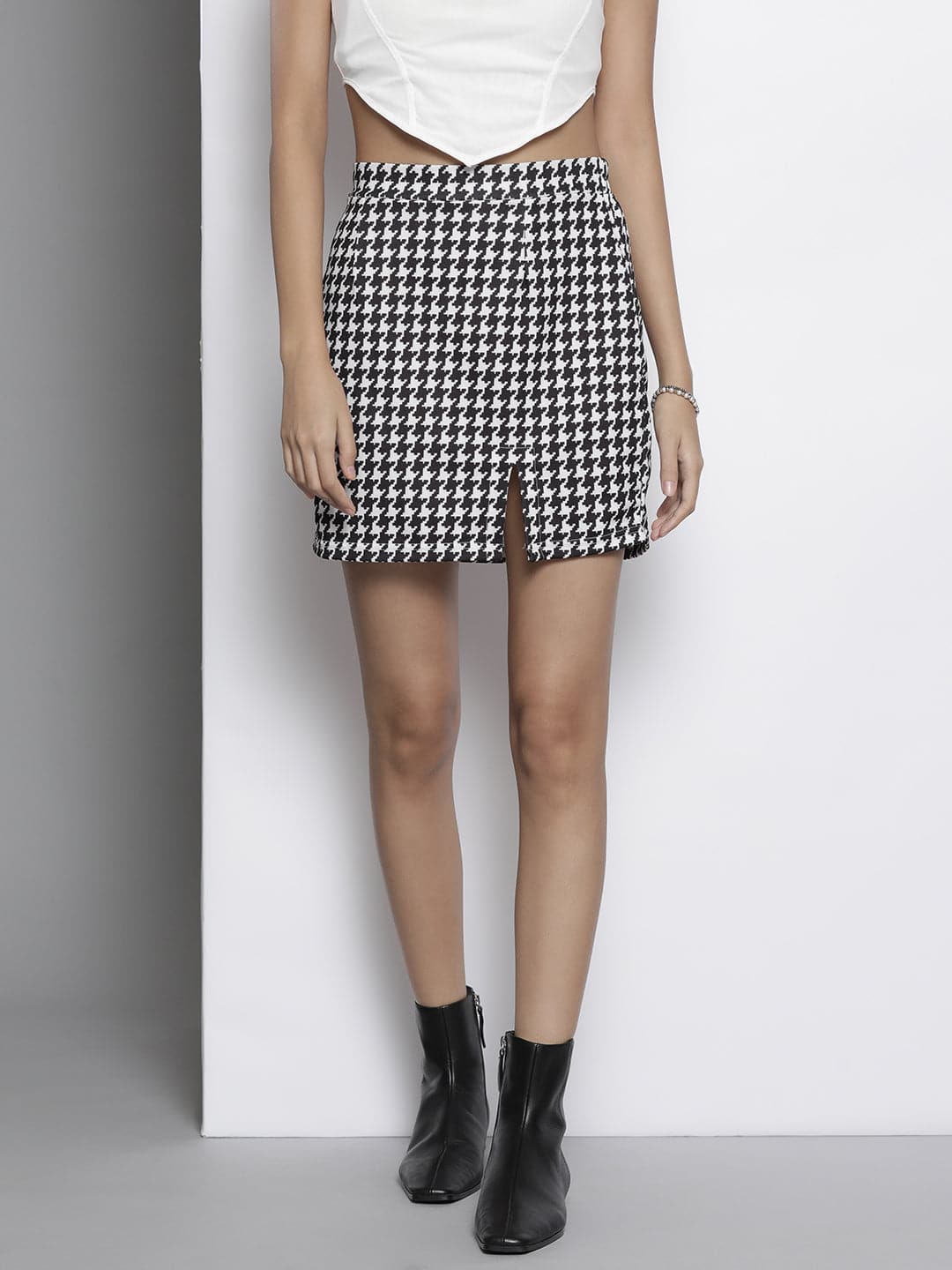 Black White Geometrical Knit Mini Skirt-SASSAFRAS