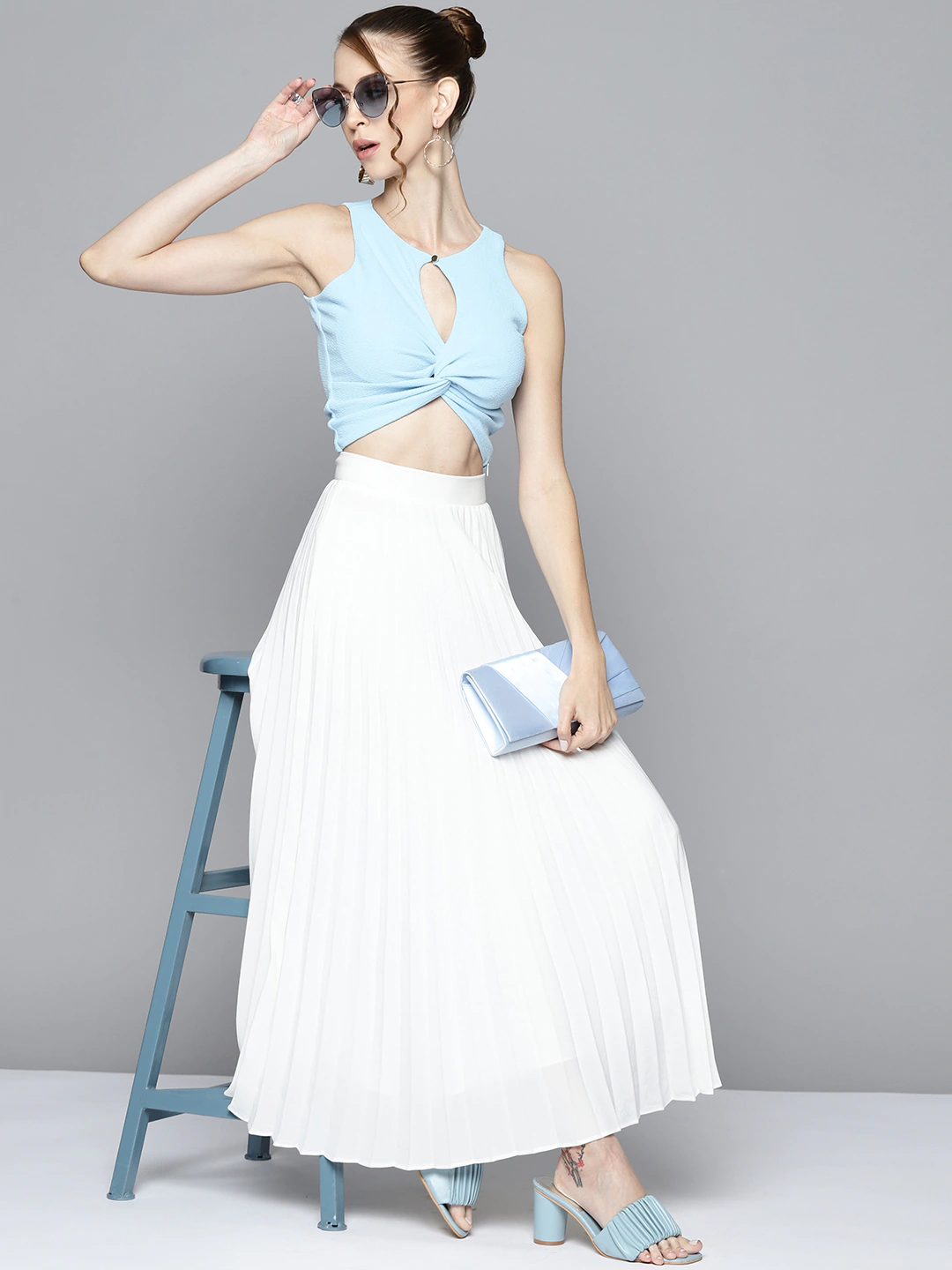 Women Blue Front Keyhole Twisted Crop Top