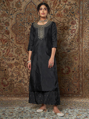 Women Black Zari Embroidered Straight Kurta