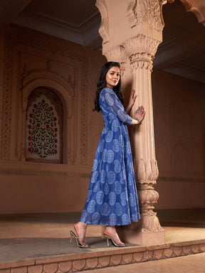 Blue Chanderi Paisley Long Anarkali Kurta-Shae by SASSAFRAS