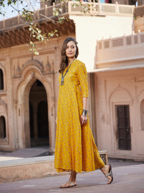 Yellow Lotus Floral Long Anarkali Kurta-Shae by SASSAFRAS