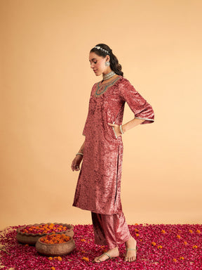 Pink Velvet Front Zari Embroidered Straight Kurta-Shae by SASSAFRAS