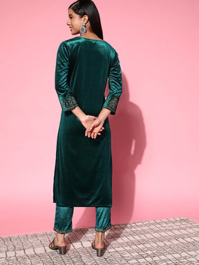 Women Emerald Green Velvet Embroidered Kurta With Pants